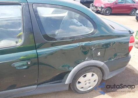 2002 Toyota Echo z USA, uszkodzony, nr VIN JTDAT123520232332